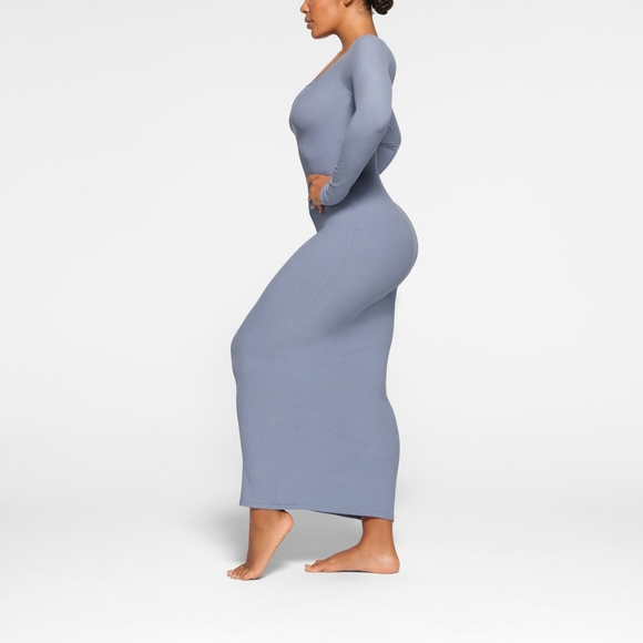 2. NWT SKIMS SOFT LOUNGE LONG SLEEVE KEYHOLE DRESS IN SLATE - Picture 3 of 7